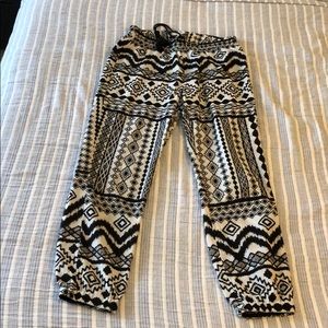 Beach pants—black and white abstract print
